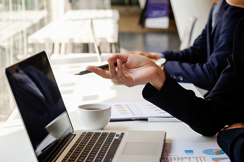 Latest Trends in Illuminated Signage Design